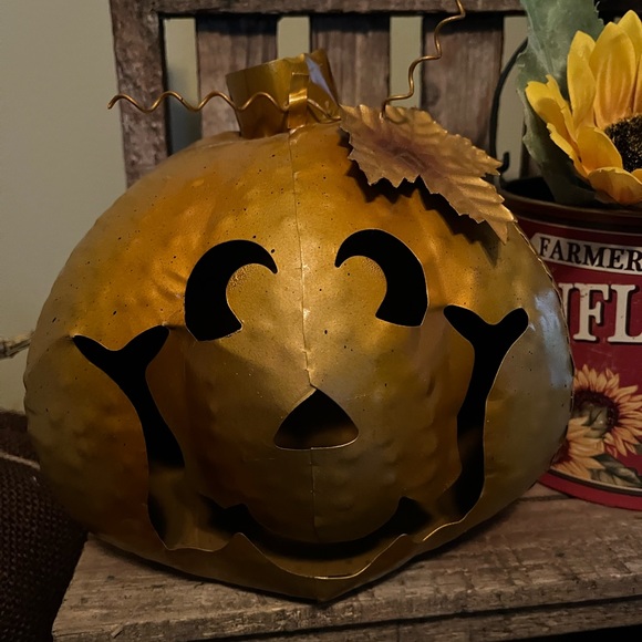 Metal tea light candle holder - Picture 1 of 2